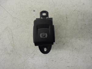 Gebruikte Schakelaar handrem Audi A6 Prijs op aanvraag aangeboden door N Kossen Autorecycling BV