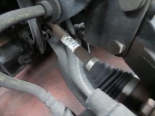 Gebruikte Homokineetas links-voor Renault Clio IV (5R) 0.9 Energy TCE 90 12V Prijs op aanvraag aangeboden door N Kossen Autorecycling BV