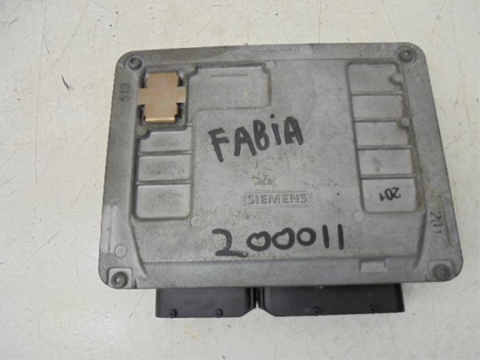 Computer Motormanagement van een Skoda Fabia (6Y5) 1.4i 2003