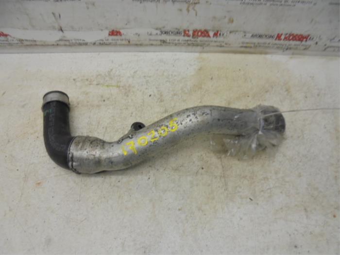 Gebruikte Intercooler Buis Volkswagen Transporter T5 1.9 TDi Prijs op aanvraag aangeboden door N Kossen Autorecycling BV