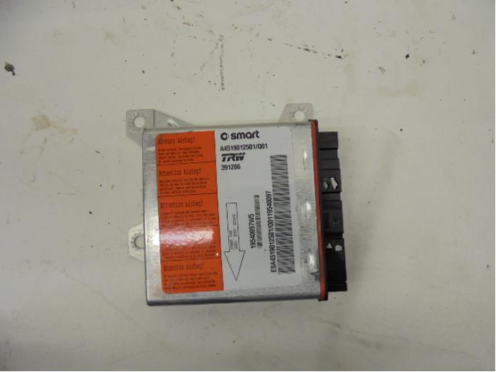 Airbag Module van een Smart Fortwo Coupé (451.3) Electric Drive 2015