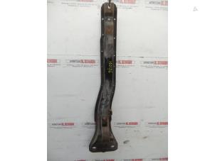 Gebruikte Drager vooras Mitsubishi Grandis (NA) 2.4 16V MIVEC Prijs op aanvraag aangeboden door N Kossen Autorecycling BV