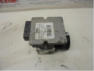 Gebruikte ABS Pomp Renault Trafic New (FL) 1.9 dCi 100 16V Prijs op aanvraag aangeboden door N Kossen Autorecycling BV