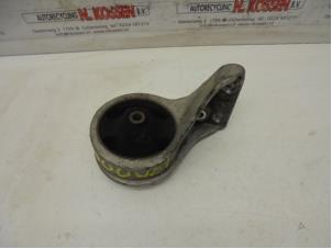 Gebruikte Motorsteun Hyundai Santafe Prijs op aanvraag aangeboden door N Kossen Autorecycling BV