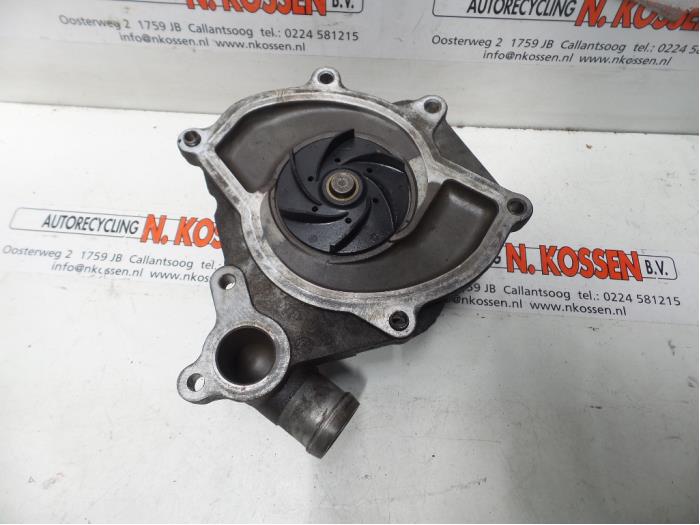 Gebruikte Waterpomp Porsche 911 (996) 3.6 Carrera 4 24V Prijs op aanvraag aangeboden door N Kossen Autorecycling BV
