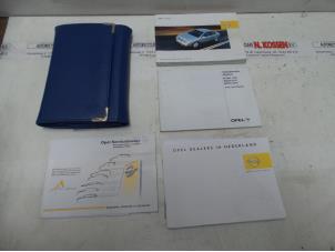 Gebruikte Instructie Boekje Opel Vectra C 2.2 16V Prijs op aanvraag aangeboden door N Kossen Autorecycling BV