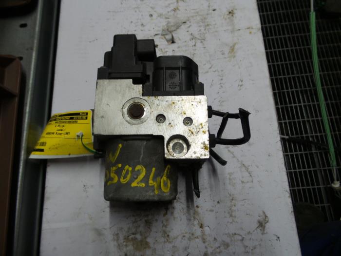 ABS Computer van een Audi A4 Avant (B5) 1.9 TDI 1997