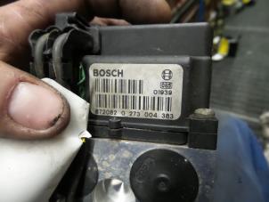 Computer ABS van een Alfa Romeo 156 (932) 1.6 Twin Spark 16V 1999