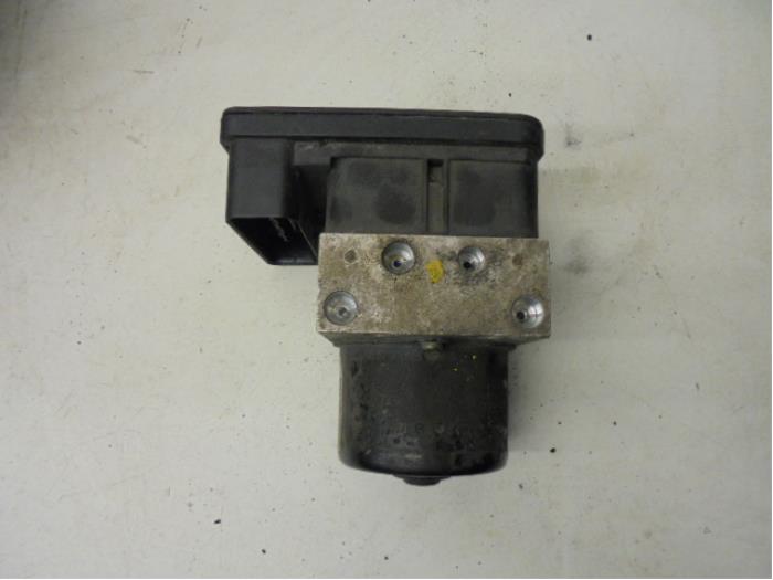 Gebruikte ABS Pomp Renault Laguna II Grandtour (KG) 1.8 16V Prijs op aanvraag aangeboden door N Kossen Autorecycling BV