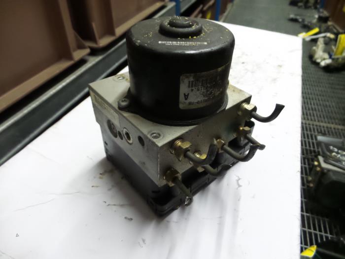 Gebruikte ABS Computer Ford Escort 6 (AFL) 1.6 16V Prijs op aanvraag aangeboden door N Kossen Autorecycling BV