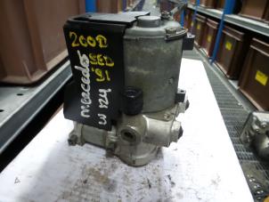 Gebruikte Computer ABS Mercedes 200 - 500 Prijs op aanvraag aangeboden door N Kossen Autorecycling BV