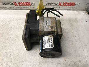 Gebruikte ABS Pomp Renault Trafic New (FL) 2.5 dCi 16V 135 Prijs op aanvraag aangeboden door N Kossen Autorecycling BV