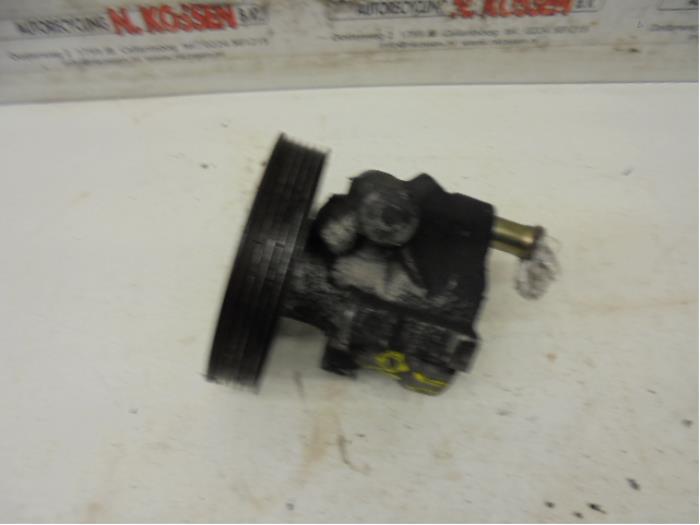 Gebruikte Servopomp Nissan Primastar 1.9 dCi 100 Prijs op aanvraag aangeboden door N Kossen Autorecycling BV