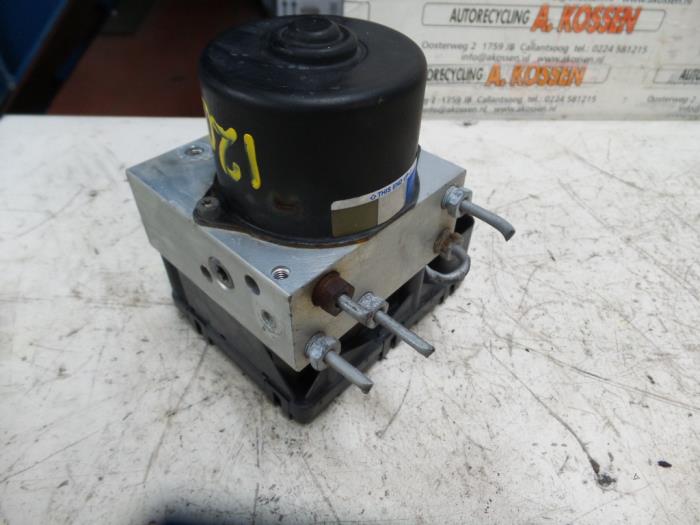 Gebruikte ABS Pomp Jeep Grand Cherokee (WG/WJ) 4.0i Prijs op aanvraag aangeboden door N Kossen Autorecycling BV