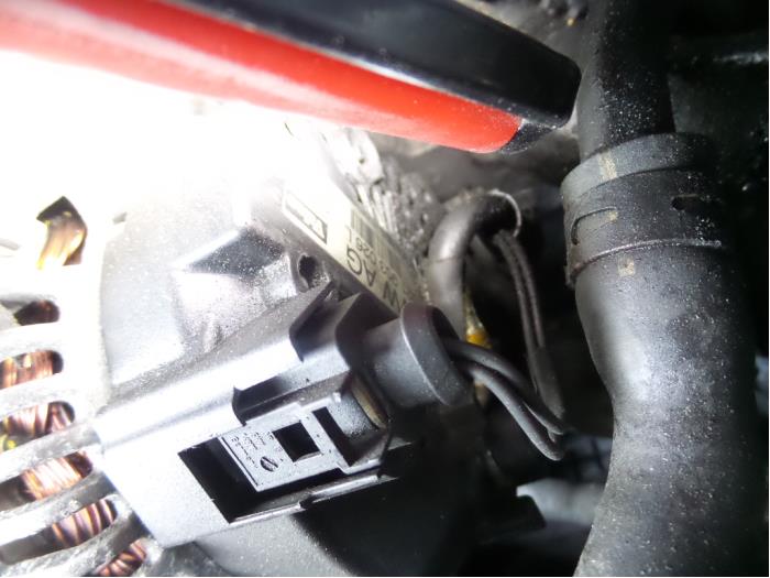 Gebruikte Dynamo Volkswagen Passat Variant (3C5) 2.0 TDI 16V 170 Prijs op aanvraag aangeboden door N Kossen Autorecycling BV