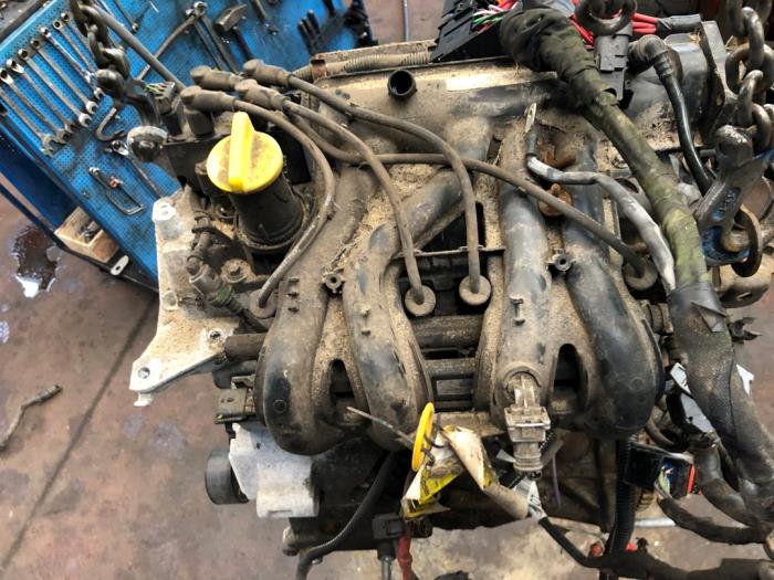 Gebruikte Motor Renault Twingo II (CN) 1.2 Prijs op aanvraag aangeboden door N Kossen Autorecycling BV