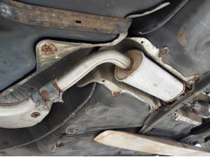 Gebruikte Uitlaat Middendemper Volkswagen Golf IV (1J1) 1.6 Prijs op aanvraag aangeboden door N Kossen Autorecycling BV