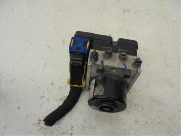 Gebruikte ABS Pomp Renault Laguna II (BG) 1.9 dCi 120 Prijs op aanvraag aangeboden door N Kossen Autorecycling BV