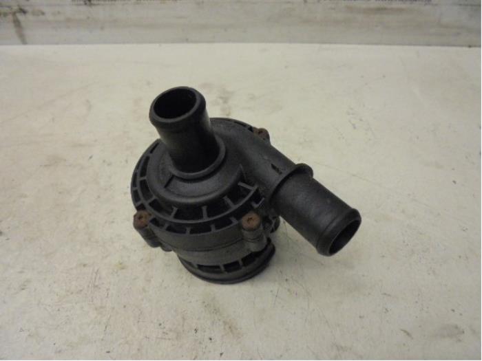 Gebruikte Waterpomp Porsche 911 (996) 3.6 Carrera 4 24V Prijs op aanvraag aangeboden door N Kossen Autorecycling BV