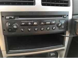 Gebruikte Radio/CD Speler (diversen) Peugeot 307 (3A/C/D) 2.0 16V Prijs op aanvraag aangeboden door N Kossen Autorecycling BV