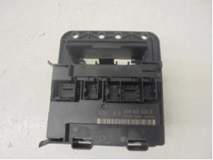 Gebruikte Comfort Module Volkswagen Passat Variant (3C5) 2.0 TDI 16V 170 Prijs op aanvraag aangeboden door N Kossen Autorecycling BV