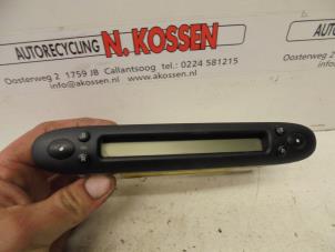 Gebruikte Display Interieur Ford Mondeo II Wagon 2.0i 16V E2/96 EEC Prijs op aanvraag aangeboden door N Kossen Autorecycling BV