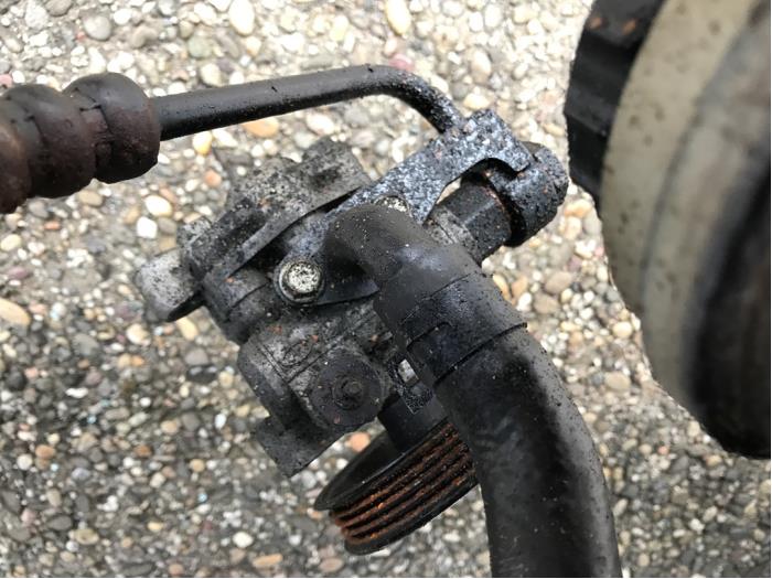 Gebruikte Servopomp Kia Sorento I (JC) 3.5 V6 24V Prijs op aanvraag aangeboden door N Kossen Autorecycling BV