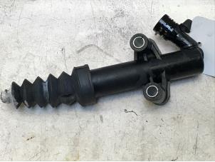 Gebruikte Koppeling Hulp Cilinder Peugeot 208 I (CA/CC/CK/CL) 1.0 Vti 12V PureTech Prijs op aanvraag aangeboden door N Kossen Autorecycling BV
