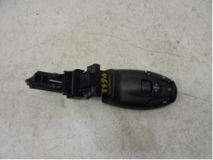 Gebruikte Radiobedienings paneel Peugeot 307 (3A/C/D) 1.6 16V Prijs op aanvraag aangeboden door N Kossen Autorecycling BV