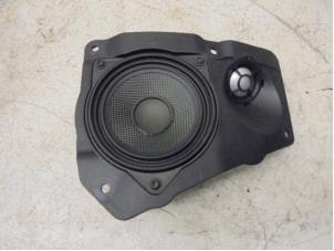 Gebruikte Speaker BMW 7 serie (F01/02/03/04) 730d 24V Prijs op aanvraag aangeboden door N Kossen Autorecycling BV