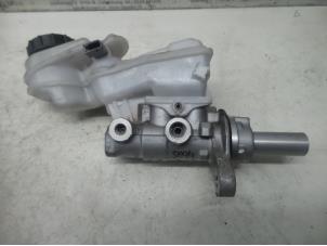 Gebruikte Hoofdremcilinder Ford Ranger 2.2 TDCi 16V Prijs op aanvraag aangeboden door N Kossen Autorecycling BV