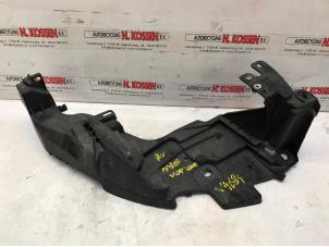 Gebruikte Koplampframe rechts Renault Megane Prijs op aanvraag aangeboden door N Kossen Autorecycling BV