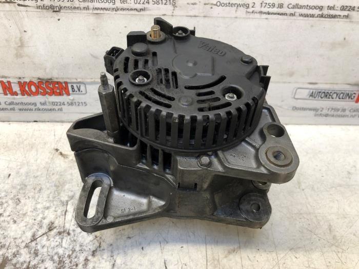 Gebruikte Dynamo Volkswagen Transporter/Caravelle T4 1.9 D,Caravelle Prijs op aanvraag aangeboden door N Kossen Autorecycling BV