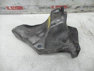 Gebruikte Dynamosteun onder Ford Ranger Prijs op aanvraag aangeboden door N Kossen Autorecycling BV