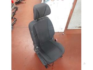 Gebruikte Voorstoel rechts Renault Grand Scénic III (JZ) 1.4 16V TCe 130 Prijs op aanvraag aangeboden door N Kossen Autorecycling BV