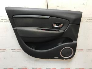 Gebruikte Deurbekleding 4Deurs links-voor Renault Grand Scénic III (JZ) 1.4 16V TCe 130 Prijs op aanvraag aangeboden door N Kossen Autorecycling BV