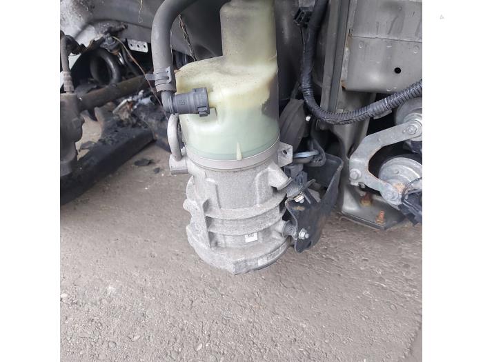 Gebruikte Servopomp Ford Galaxy (WA6) 2.0 TDCi 16V 140 Prijs op aanvraag aangeboden door N Kossen Autorecycling BV