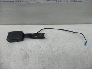 Gebruikte Veiligheidsgordel Insteek links-voor Mitsubishi Colt Prijs op aanvraag aangeboden door N Kossen Autorecycling BV