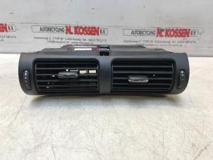 Gebruikte Luchtrooster Dashboard Mercedes C-Klasse Prijs op aanvraag aangeboden door N Kossen Autorecycling BV