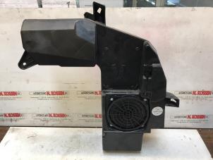 Gebruikte Subwoofer Audi A4 Avant (B7) 2.0 TDI Prijs op aanvraag aangeboden door N Kossen Autorecycling BV