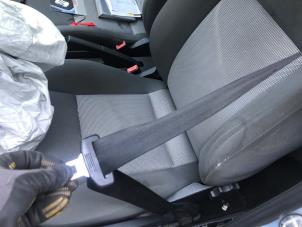 Gebruikte Veiligheidsgordel Insteek links-voor Seat Cordoba (6L2) 1.4 16V Prijs op aanvraag aangeboden door N Kossen Autorecycling BV