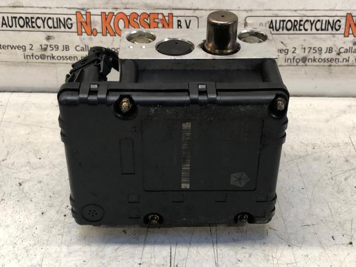 ABS Pomp van een Jeep Grand Cherokee (WG/WJ) 2.7 CRD 20V 2002