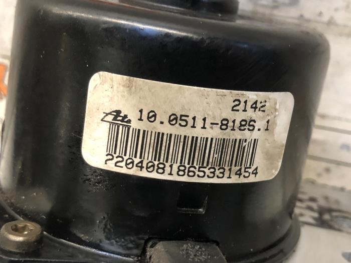 ABS Pomp van een Jeep Grand Cherokee (WG/WJ) 2.7 CRD 20V 2002