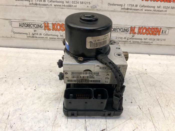 ABS Pomp van een Jeep Grand Cherokee (WG/WJ) 2.7 CRD 20V 2002
