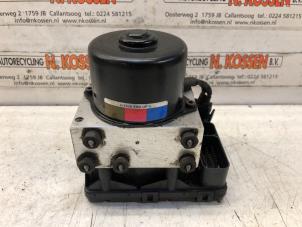 ABS Pomp van een Jeep Grand Cherokee (WG/WJ) 2.7 CRD 20V 2002