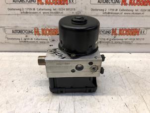 ABS Pomp van een Jeep Grand Cherokee (WG/WJ) 2.7 CRD 20V 2002