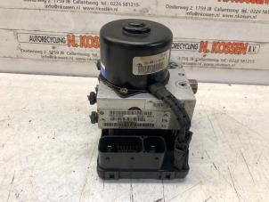 ABS Pomp van een Jeep Grand Cherokee (WG/WJ) 2.7 CRD 20V 2002