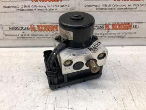 ABS Pomp van een Jeep Grand Cherokee (WG/WJ) 2.7 CRD 20V 2002