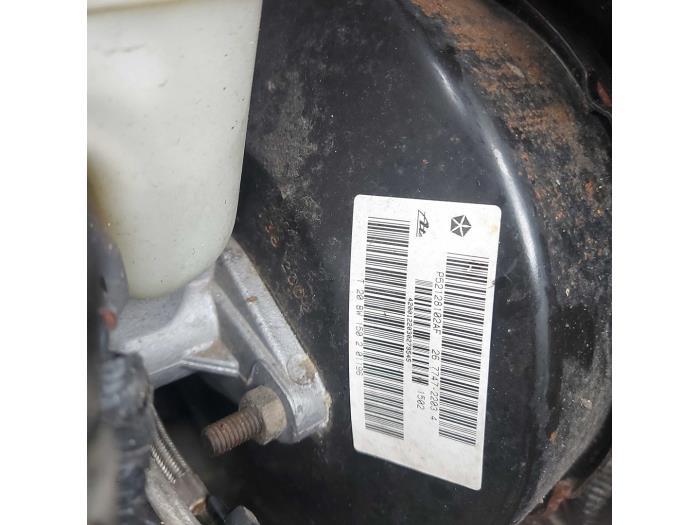 Gebruikte Rembooster Jeep Grand Cherokee (WG/WJ) 2.7 CRD 20V Prijs op aanvraag aangeboden door N Kossen Autorecycling BV
