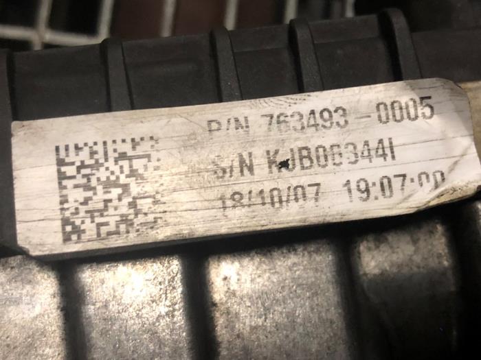 Turbo van een Audi Q7 (4LB) 4.2 TDI V8 32V 2007